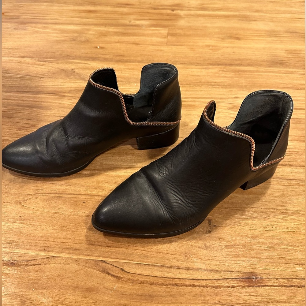 Halogen Zip Piper Bootie. Genuine Leather Women’s size 9